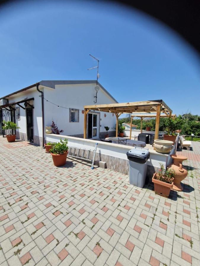 Casale Bianco Al Casello Dell' Autostrada Guidonia Экстерьер фото