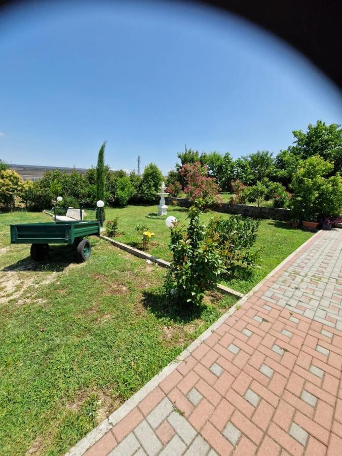 Casale Bianco Al Casello Dell' Autostrada Guidonia Экстерьер фото